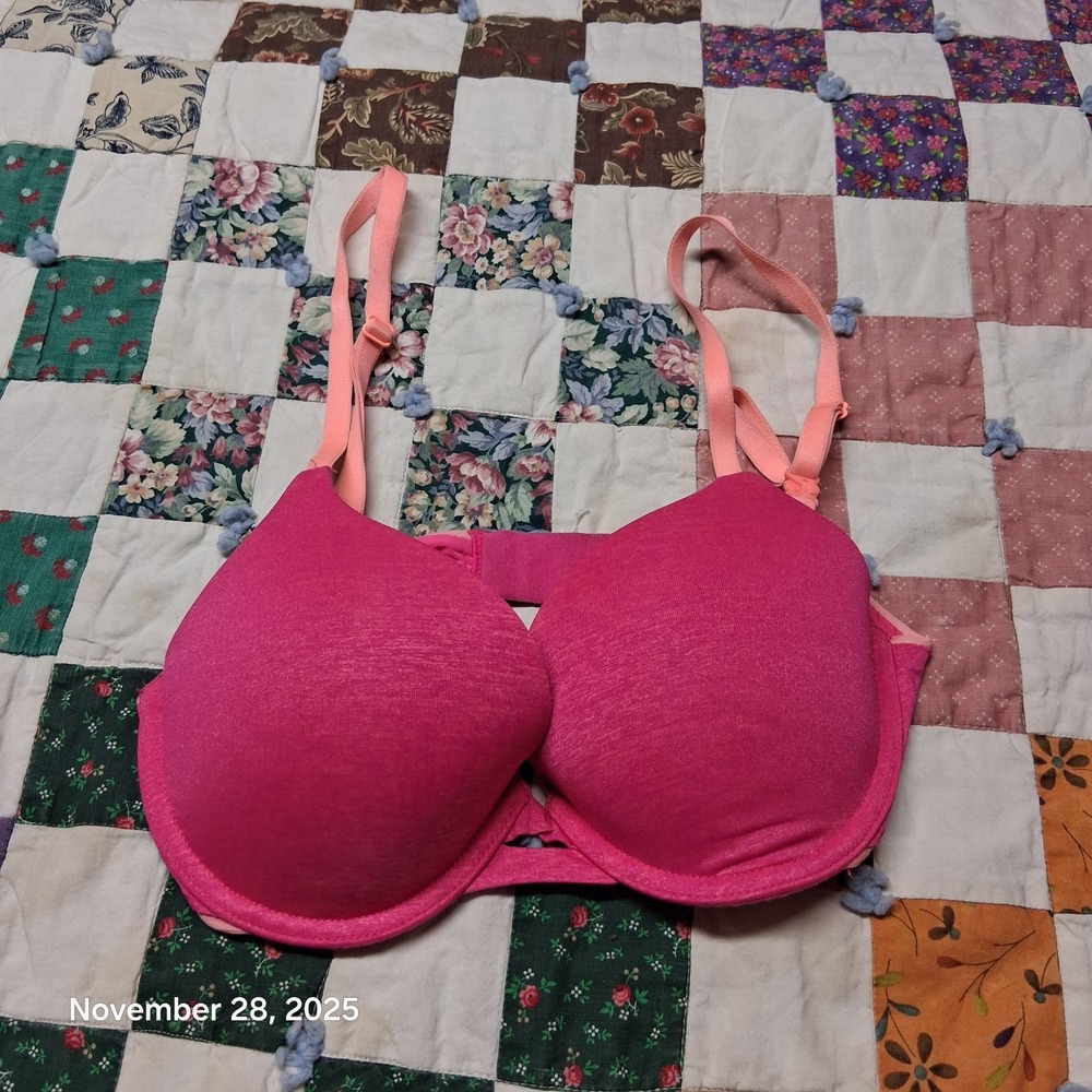 Victoria Secret Padded Perfect Coverage Bra Pink‎ Size 32C Underwired
